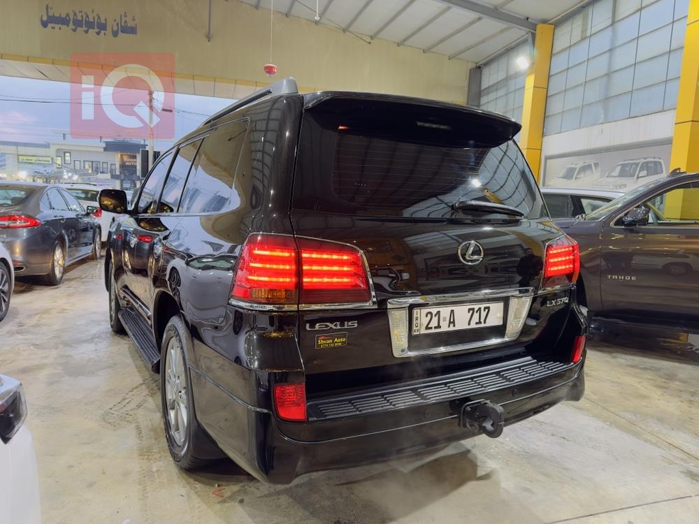Lexus LX